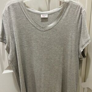 Like New Jofit V Neck Tee Grey XL